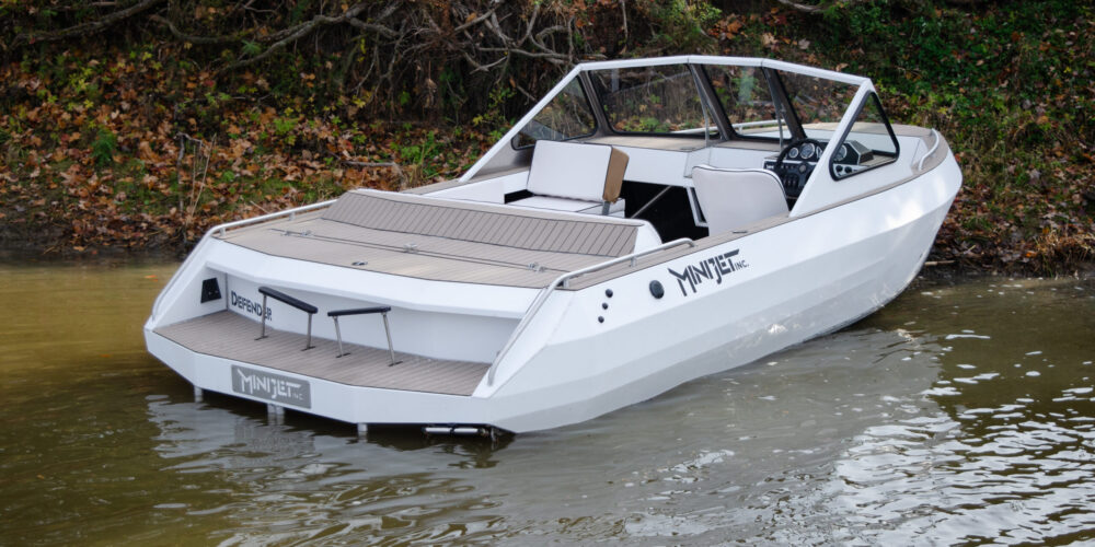 Minijet defender, jet boat, twin engine