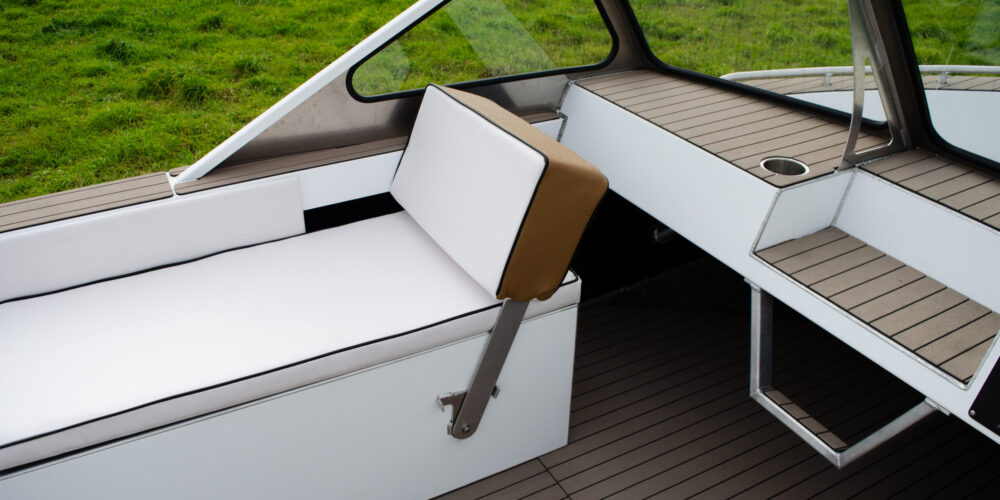 Reverse boat seating, lounging bench, jet boat, minijet defender, wrap around bench seating
